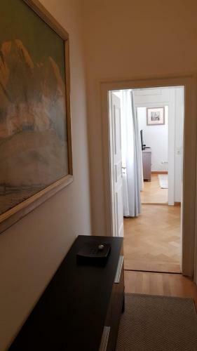 Apartamento K�nigliche Villa Appartement Mit Balkon