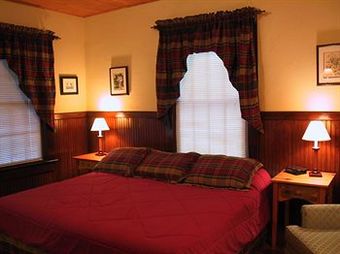 Hotel Highland Lake Inn & Resort - Flat Rock