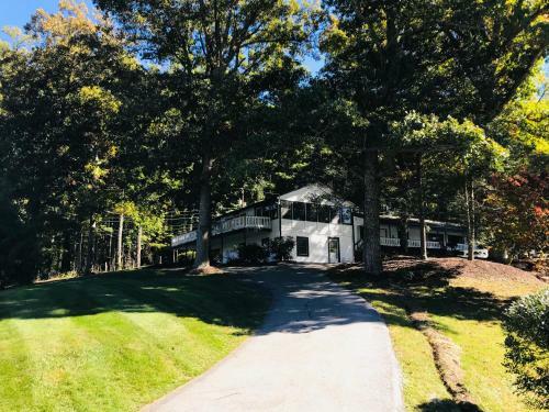 Mill House Lodge - Flat Rock