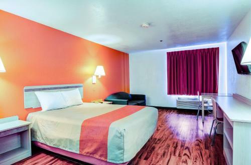 Motel 6 - Columbia