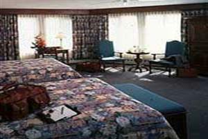 Banff International Hotel