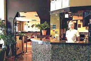 Hotel Avion(.)