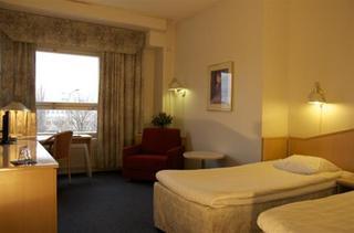 Hotel Avion(.)