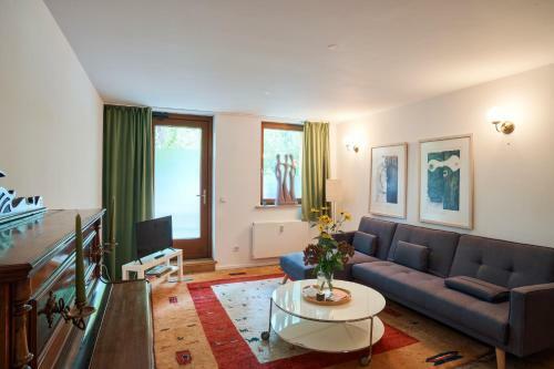 Beautiful Park Apartment For 4 Guests