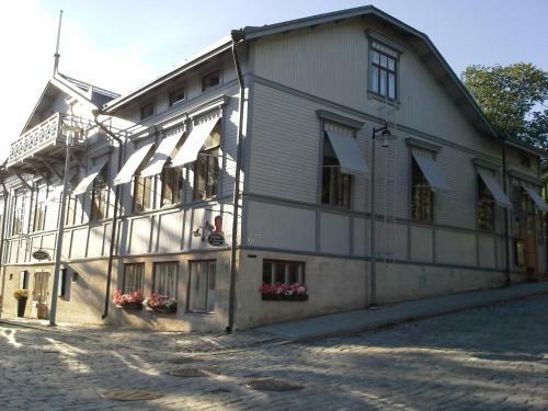 Cafe-restaurant & Hotel Saima