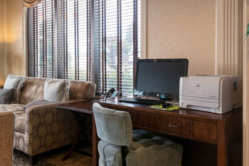 Posada Five Towns Inn - Lawrence