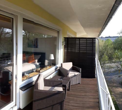Modern City Apartment With Balcony And Nice Parc View