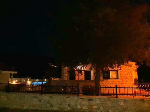 Relaxing Dalmatian House In Village