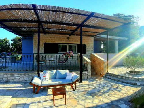 Relaxing Dalmatian House In Village