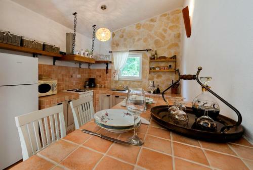 Relaxing Dalmatian House In Village