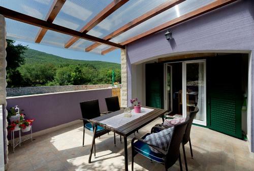 Relaxing Dalmatian House In Village