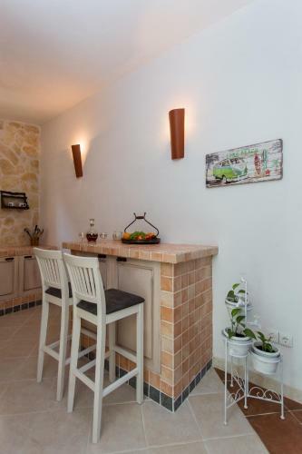 Relaxing Dalmatian House In Village