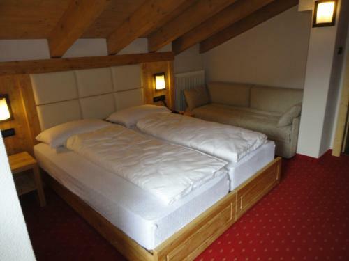 Hostal Hotel Garni Minigolf