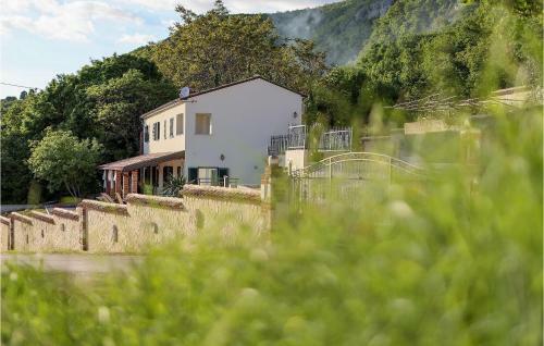 Awesome Home In Lupoglav With 4 Bedrooms
