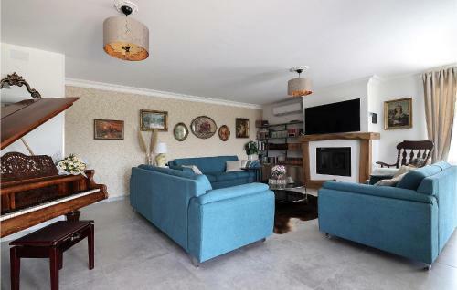 Awesome Home In Lupoglav With 4 Bedrooms