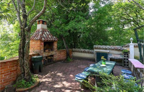 Awesome Home In Lupoglav With 4 Bedrooms