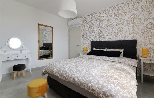 Awesome Home In Lupoglav With 4 Bedrooms