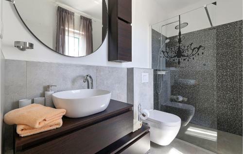 Awesome Home In Lupoglav With 4 Bedrooms