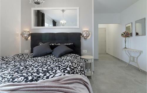 Awesome Home In Lupoglav With 4 Bedrooms