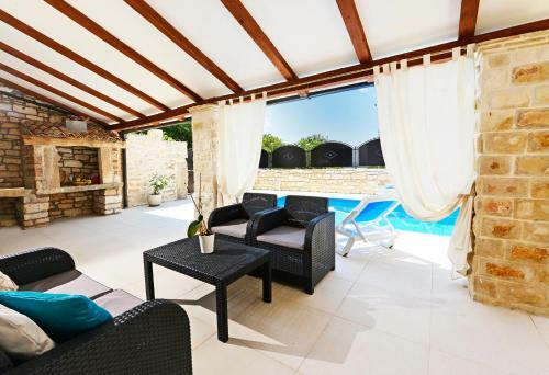 Villa Lory