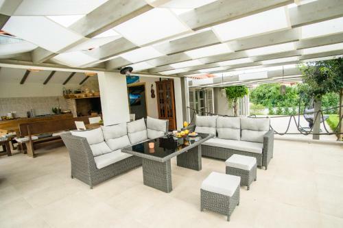 Beautiful Villa Julia, South Istria, Garden, Pool