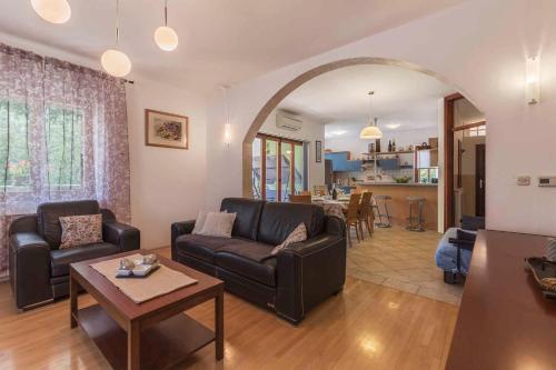 Holiday Home In Sisan/istrien 38180