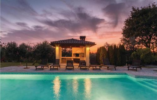 Beautiful Home In Liznjan With 4 Bedrooms