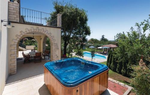 Beautiful Home In Liznjan With 4 Bedrooms