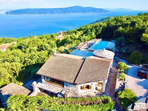 Villa Infinity