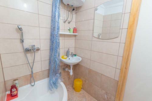 Villa Holiday Home Honey, Lovre? - Makarska