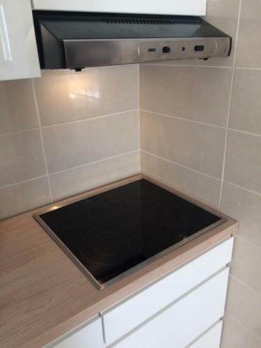 Apartment In Maslinica 70m From The Sea