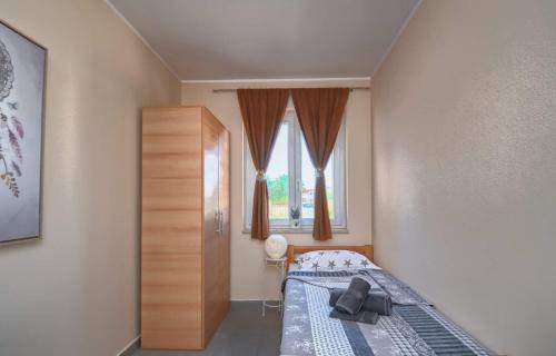 Villa Holiday House With Swimming Pool Iva