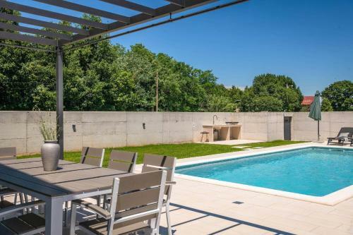 Villa Sain