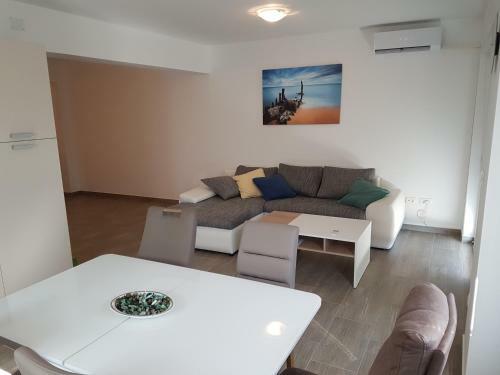 Apartments Eni
