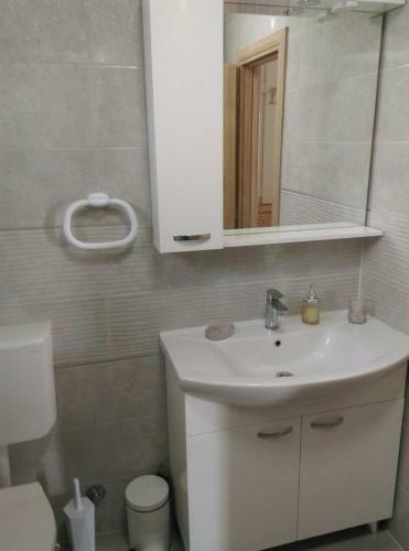 Hostal Korina Apartments Mandre