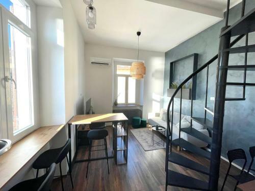 Apartment M&a