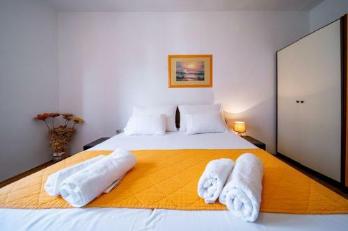 Apartments Lazari?