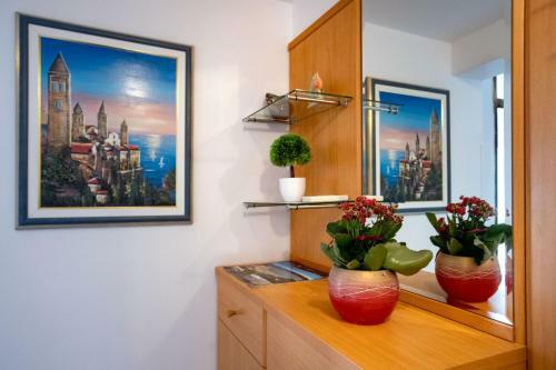 Apartments Lazari?