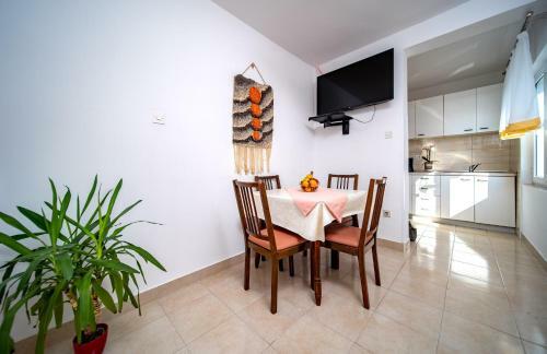 Apartments Lazari?