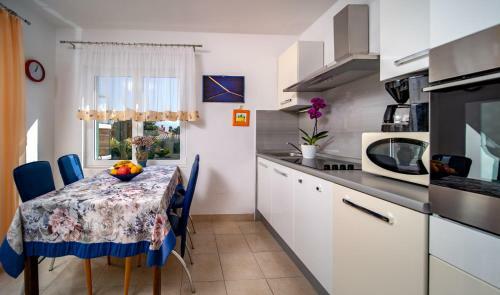 Apartments Lazari?