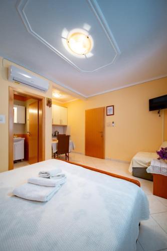 Studio Apartment In Lopar With Air Conditioning, Wifi 4886-5