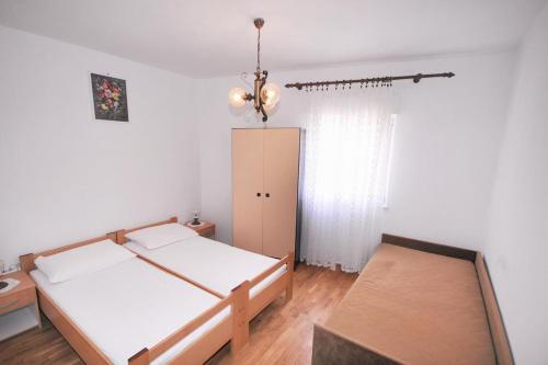 Apartments With A Parking Space Metajna, Pag - 6421