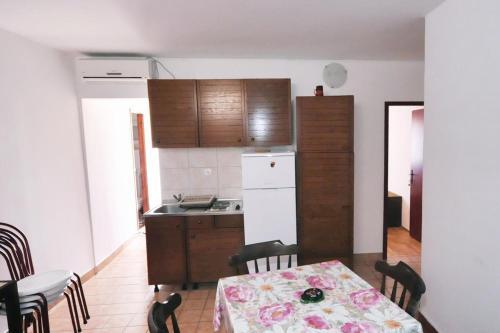 Apartments With A Parking Space Metajna, Pag - 6421