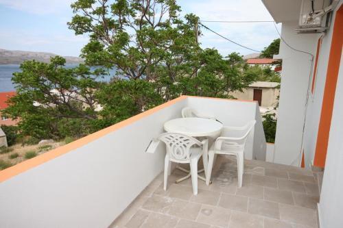 Apartments With A Parking Space Metajna, Pag - 6421