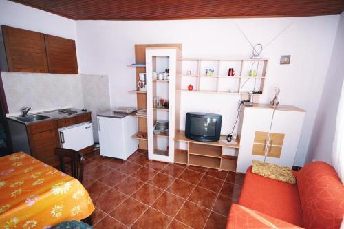 Apartments With A Parking Space Metajna, Pag - 6421