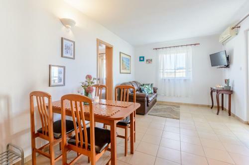 Beach Front Apartment Wojtek