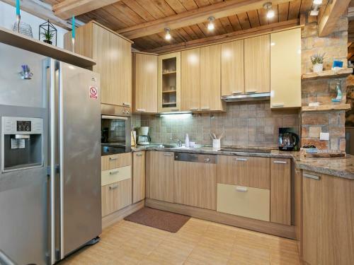 Chic Holiday Home In Marina With Private Swimming Pool