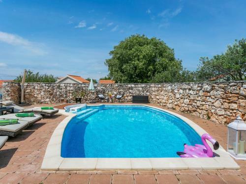 Chic Holiday Home In Marina With Private Swimming Pool