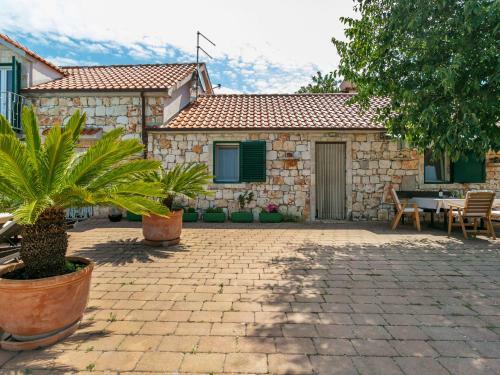 Chic Holiday Home In Marina With Private Swimming Pool