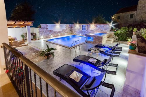 Luxury House David
